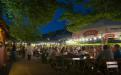 Biergarten am Abend des Restaurants Restauration Kopernikus, Nürnberg
